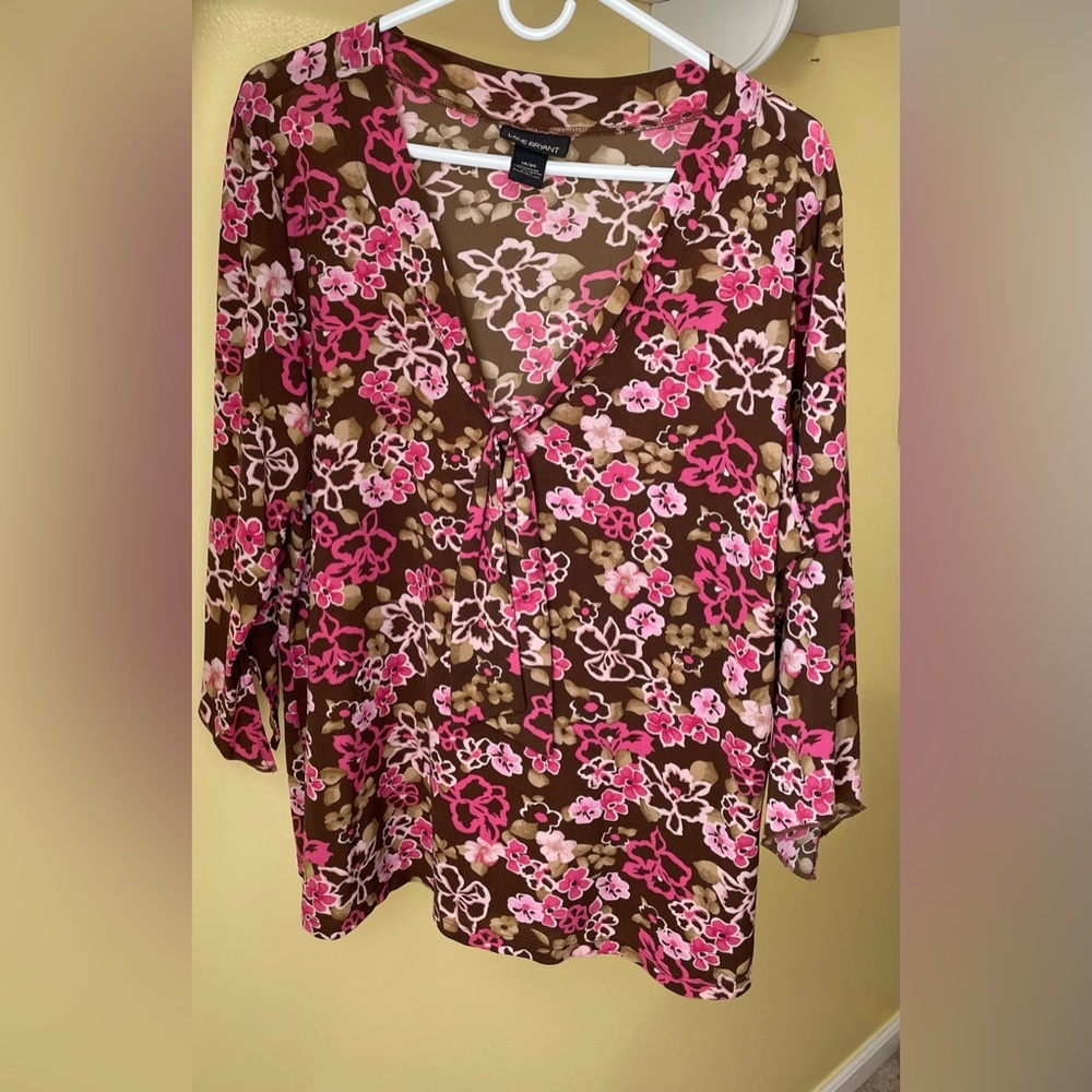 Lane Bryant Women’s Size 18/20 Brown Pink white top with tie at front neckline